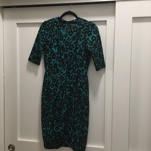 Gabby Skye size 4 women’s dress